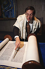 Judaism Doctrine and Principles of Faith:  Reading the Torah